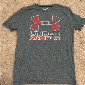 Boys Large Under Armour T-shirt